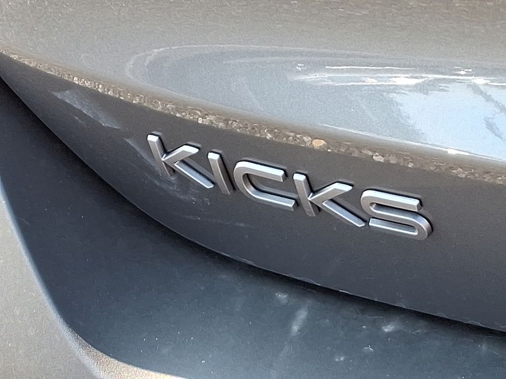 2025 Nissan Kicks SV AWD - Photo 11