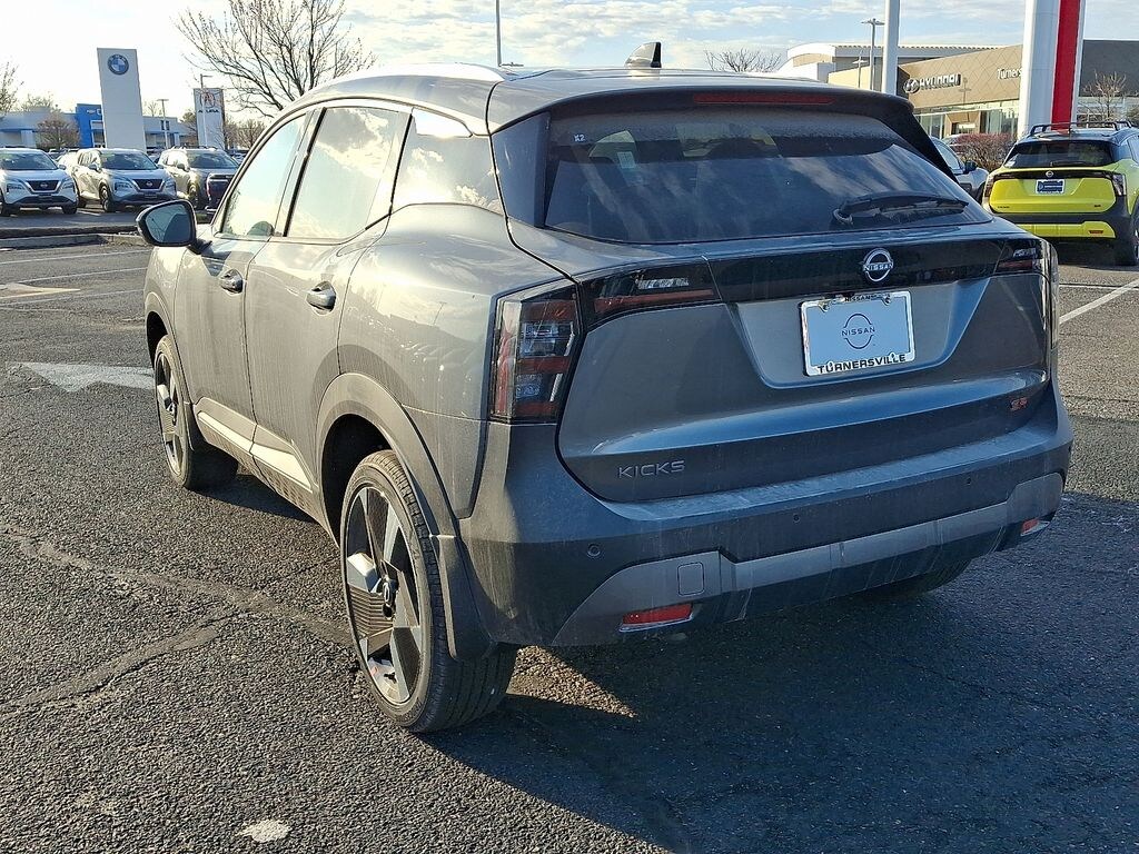 New 2026 Nissan Kicks SR SUV