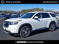 2025 Nissan Pathfinder Platinum SUV
