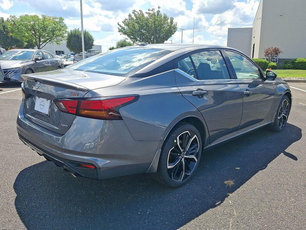 New 2026 Nissan Altima SR Sedan
