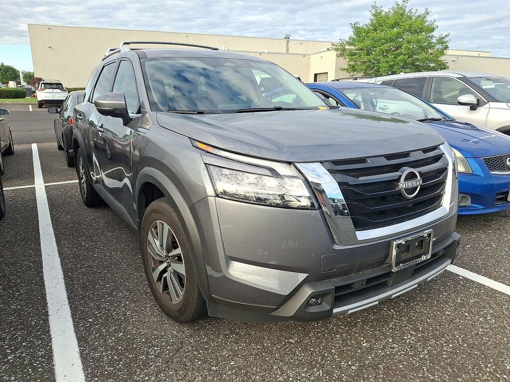Certified 2024 Nissan Pathfinder SL SUV
