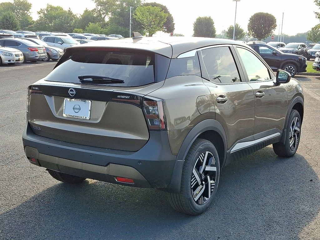 New 2025 Nissan Kicks SV SUV