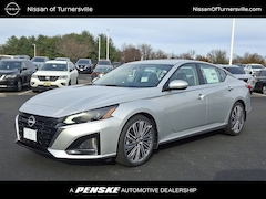 2025 Nissan Altima SL Sedan