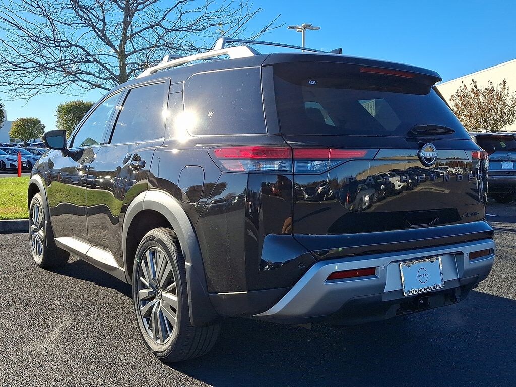 New 2025 Nissan Pathfinder SL SUV