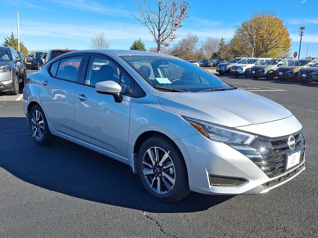 New 2025 Nissan Versa 1.6 SV Sedan