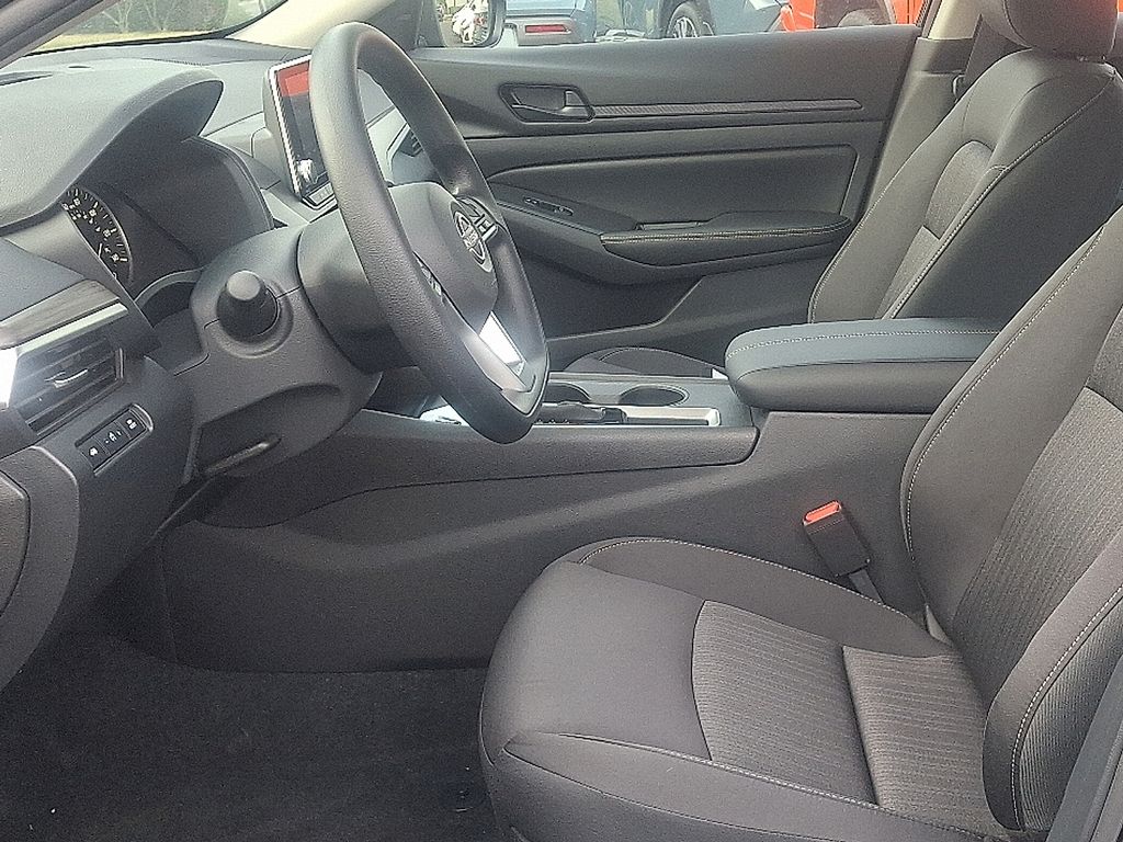 2026 Nissan Altima SV - Photo 6
