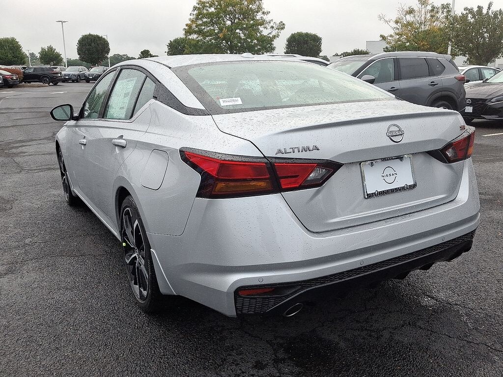 New 2025 Nissan Altima SR Sedan