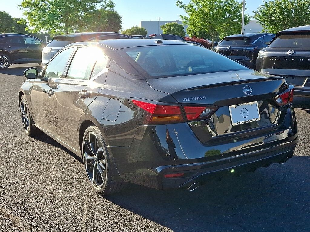 New 2026 Nissan Altima SR Sedan