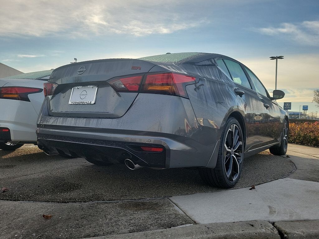 New 2025 Nissan Altima SR Sedan