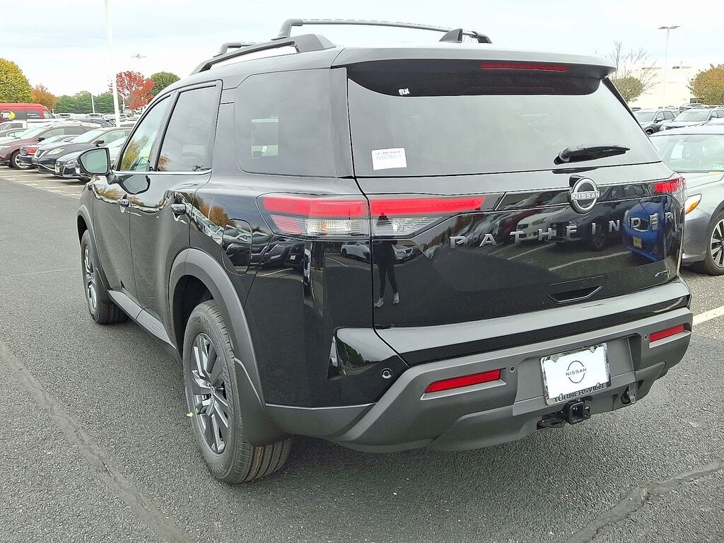 New 2025 Nissan Pathfinder SV SUV