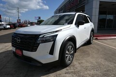 2026 Nissan Pathfinder SL SUV