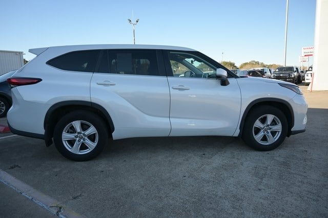 2023 Toyota Highlander LE - Photo 6