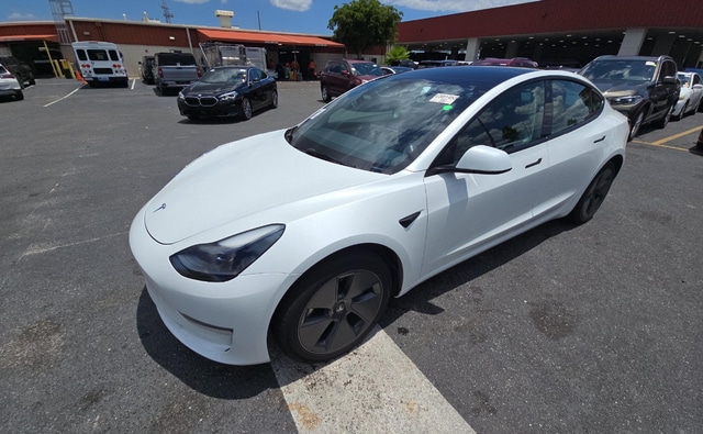 2023 Tesla Model 3 -'s photo