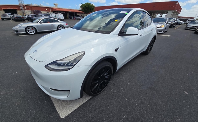 2022 Tesla Model Y Long Range Dual Motor All-Wheel Drive's photo