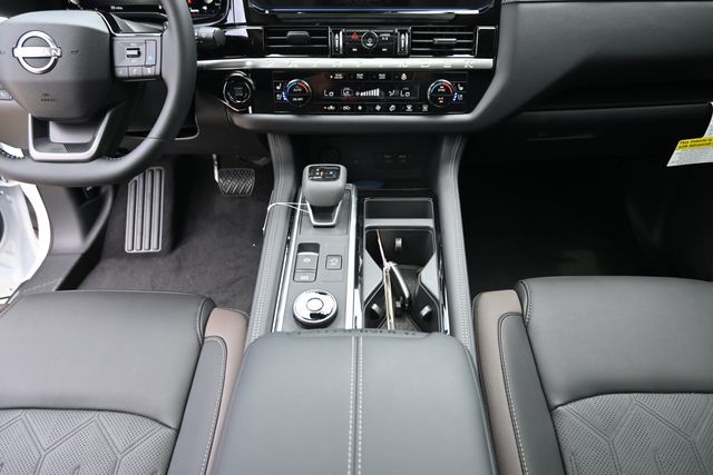 2026 Nissan Pathfinder Platinum - Photo 16