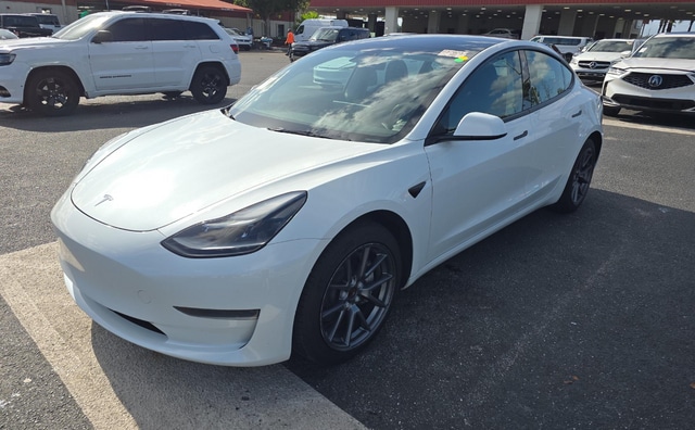 2023 Tesla Model 3 -'s photo