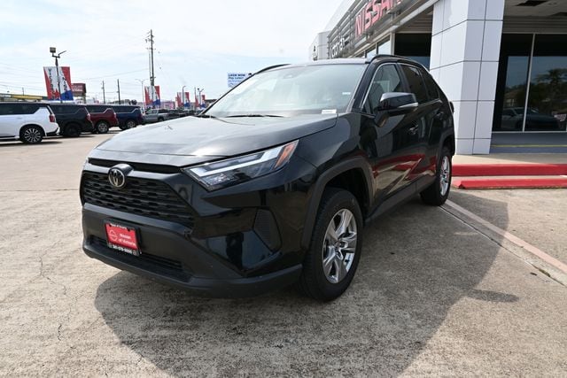 2024 Toyota RAV4 XLE FWD's photo