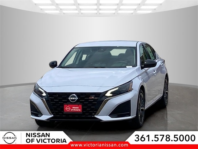 2025 Nissan Altima SR's photo