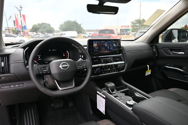 2026 Nissan Pathfinder Platinum - Photo 13