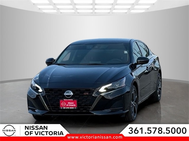 2025 Nissan Altima SR's photo
