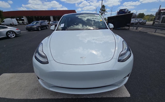 Used 2022 Tesla Model Y Long Range with VIN 7SAYGDEE1NF434904 for sale in Victoria, TX
