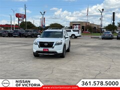 2025 Nissan Pathfinder SL SUV