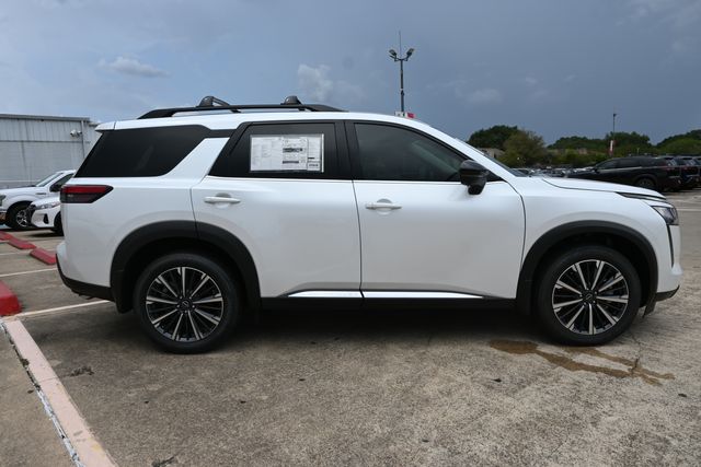 2026 Nissan Pathfinder Platinum - Photo 6