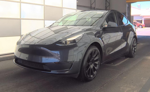 2024 Tesla Model Y Long Range Rear Wheel Drive's photo