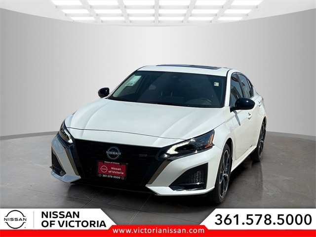 2025 Nissan Altima SR's photo