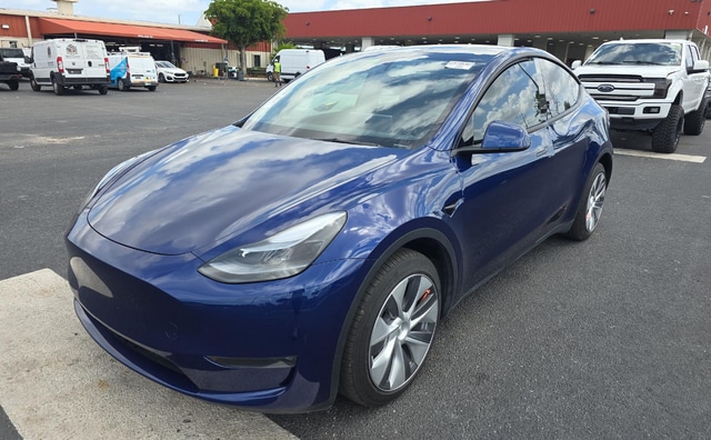 2023 Tesla Model Y Long Range Dual Motor All-Wheel Drive's photo