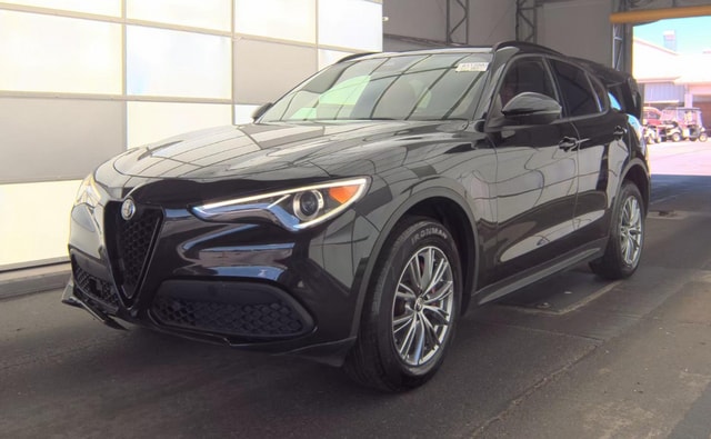 2022 Alfa Romeo Stelvio Base