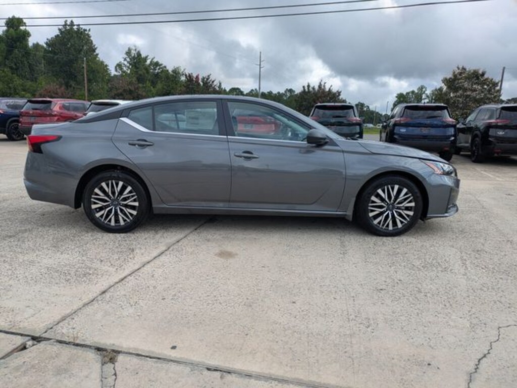 New 2026 Nissan Altima SV Sedan