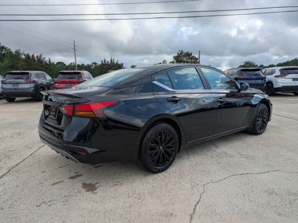 New 2026 Nissan Altima SV Sedan