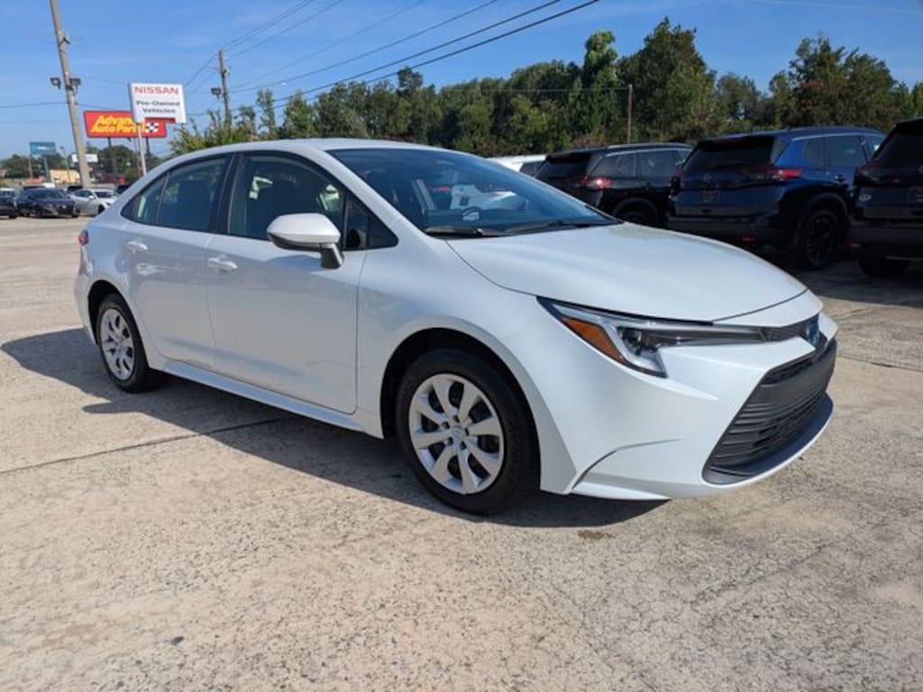 Used 2025 Toyota Corolla Hybrid LE Sedan