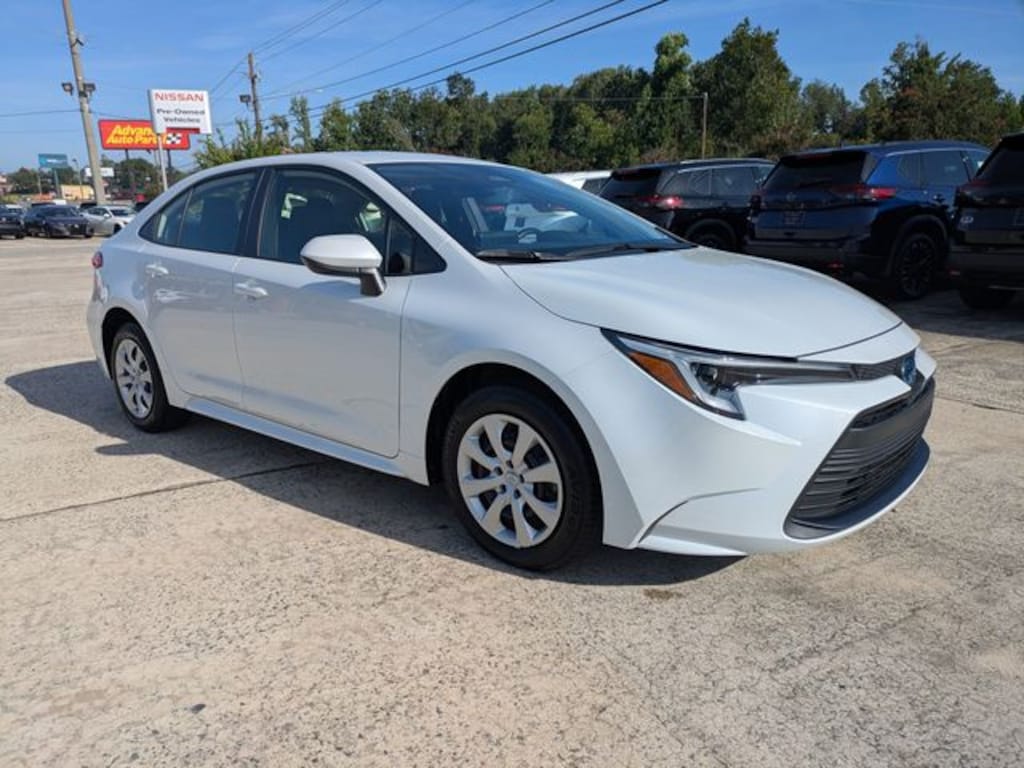 Used 2025 Toyota Corolla Hybrid LE Sedan