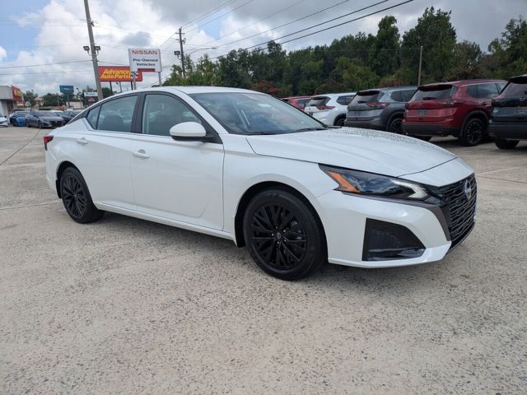 New 2026 Nissan Altima SV Sedan