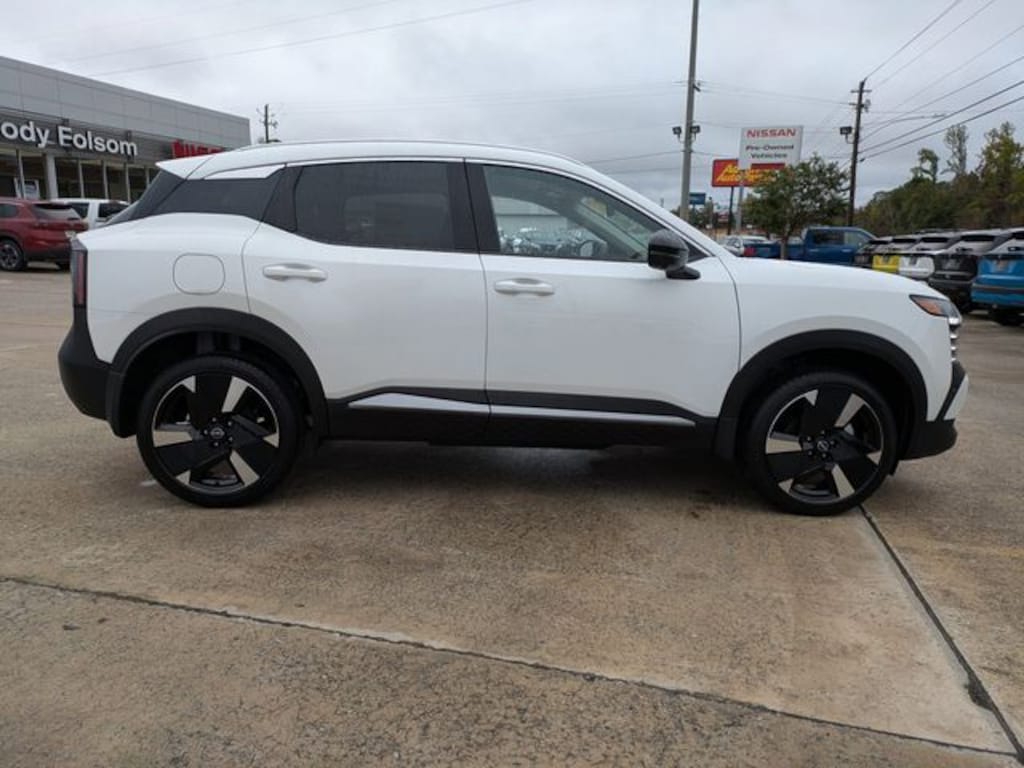 New 2026 Nissan Kicks SR SUV
