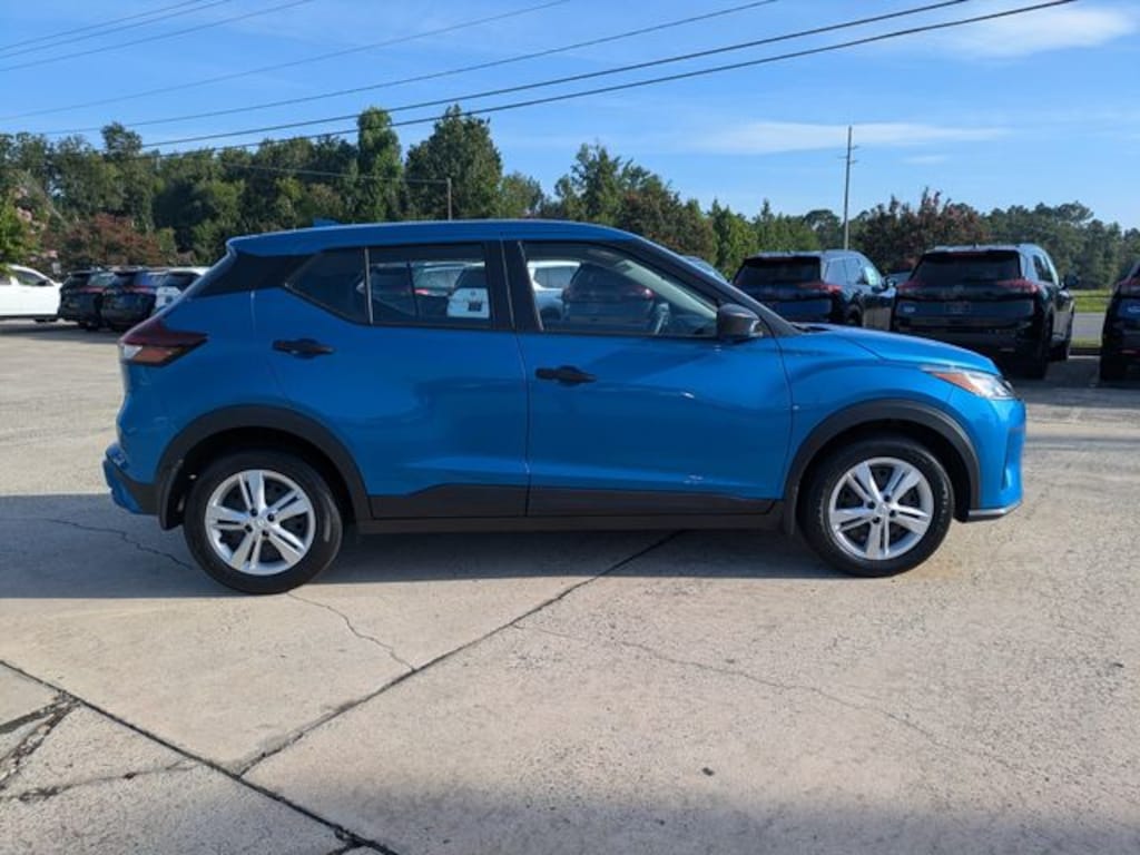 Used 2025 Nissan Kicks Play S SUV