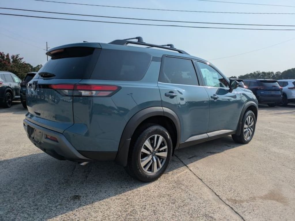 New 2026 Nissan Pathfinder SL SUV