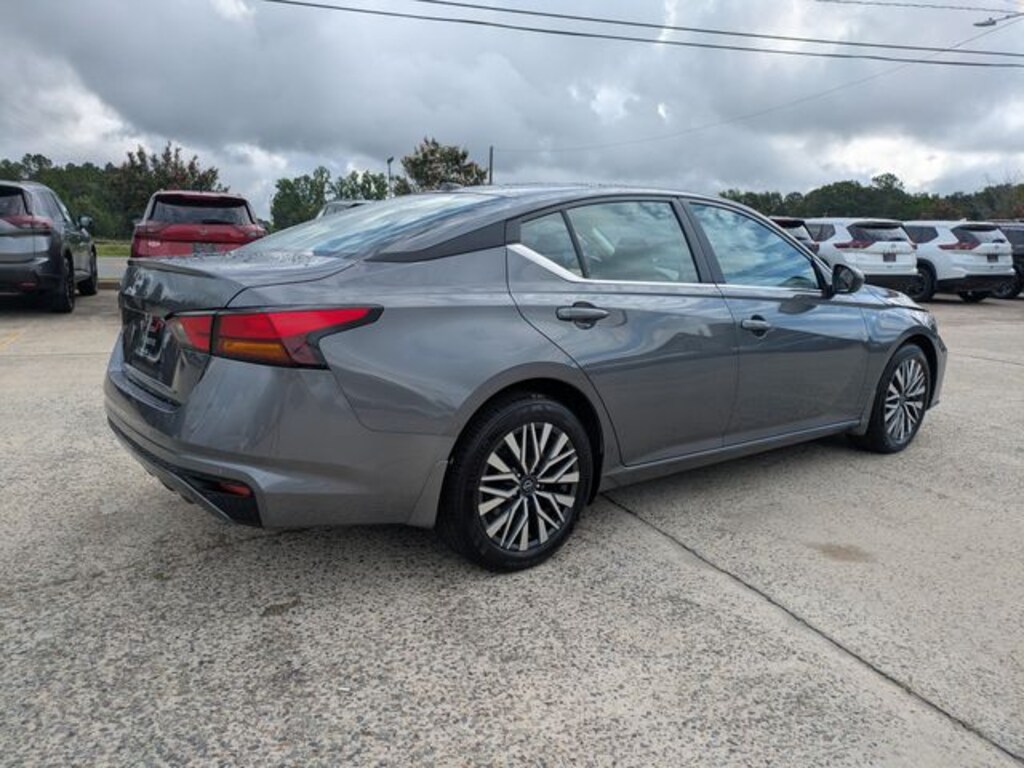 New 2026 Nissan Altima SV Sedan