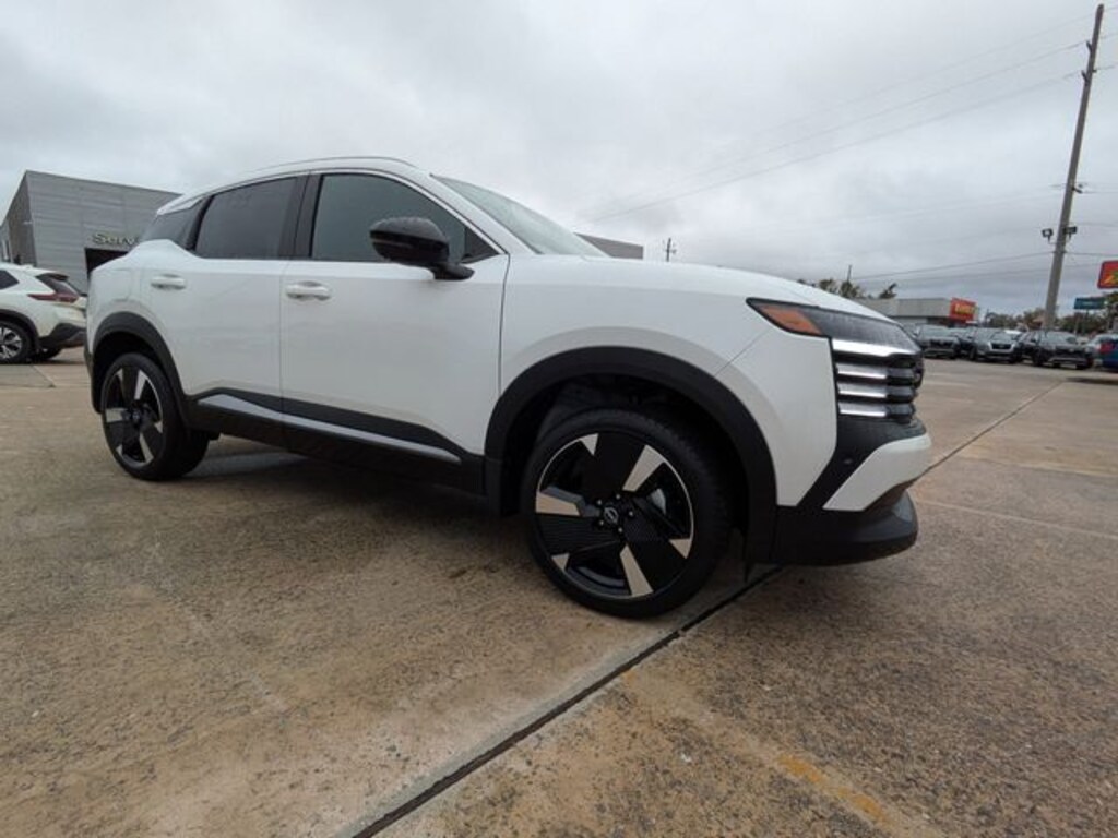 New 2026 Nissan Kicks SR SUV
