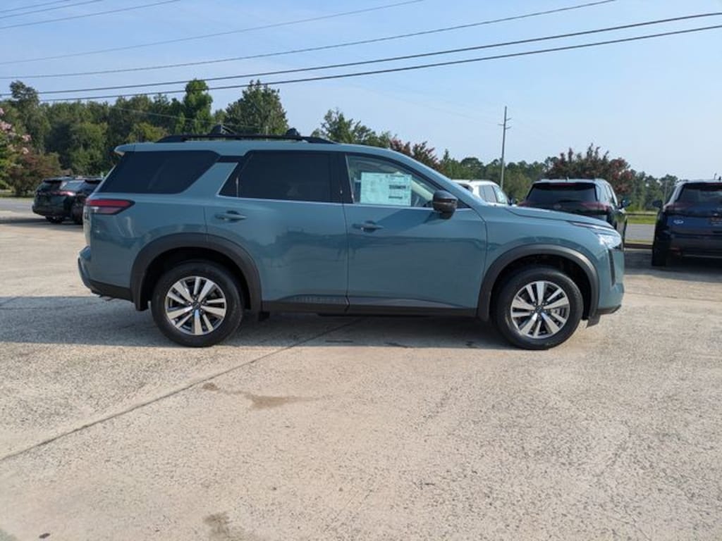 New 2026 Nissan Pathfinder SL SUV