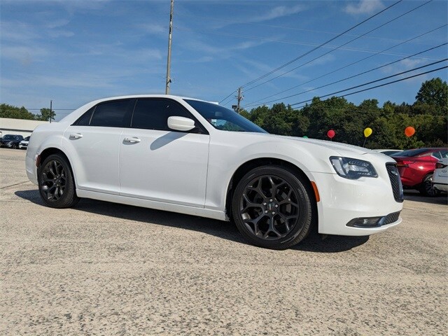 Used 2020 Chrysler 300 S with VIN 2C3CCABG8LH163990 for sale in Vidalia, GA