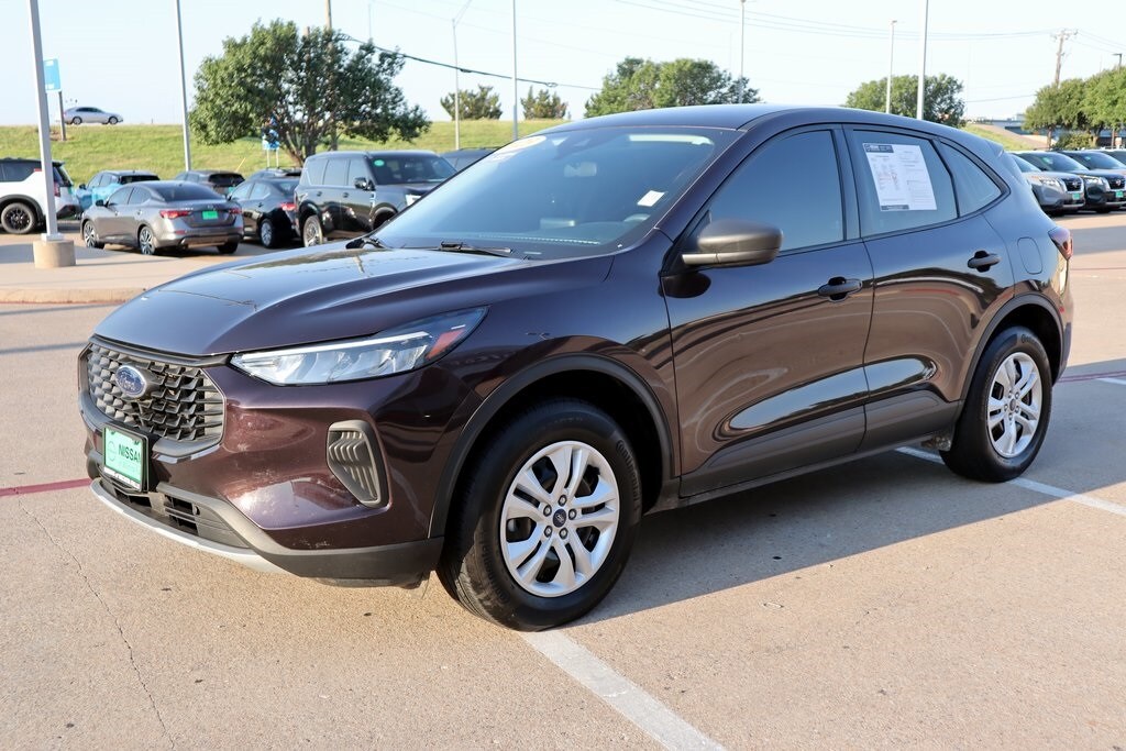 2023 Ford Escape Base photo 2