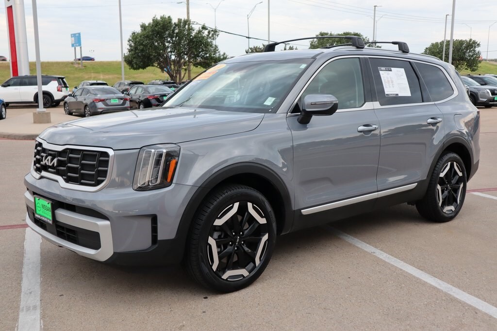 2024 Kia Telluride S photo 2