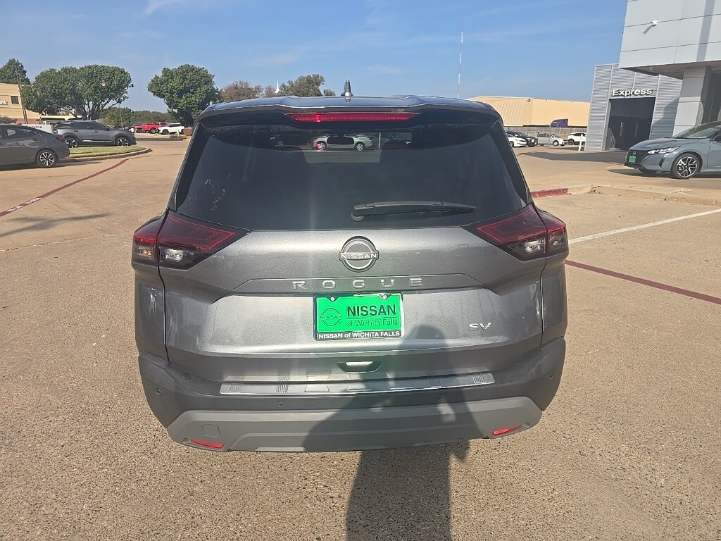 2023 Nissan Rogue SV photo 4