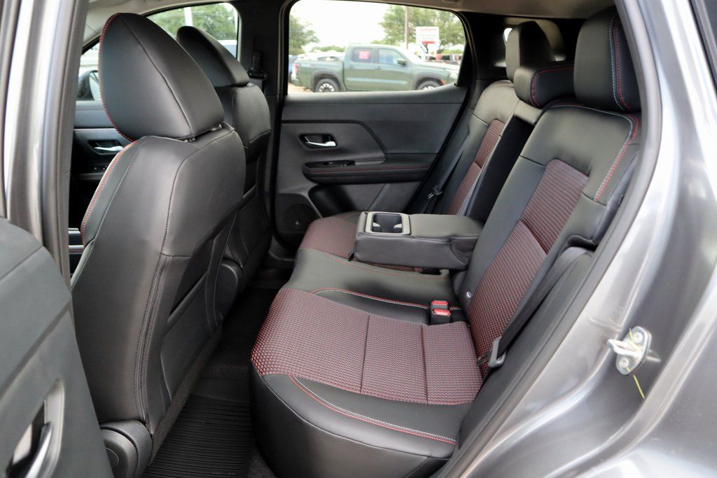 2025 Nissan Kicks SR - Photo 10