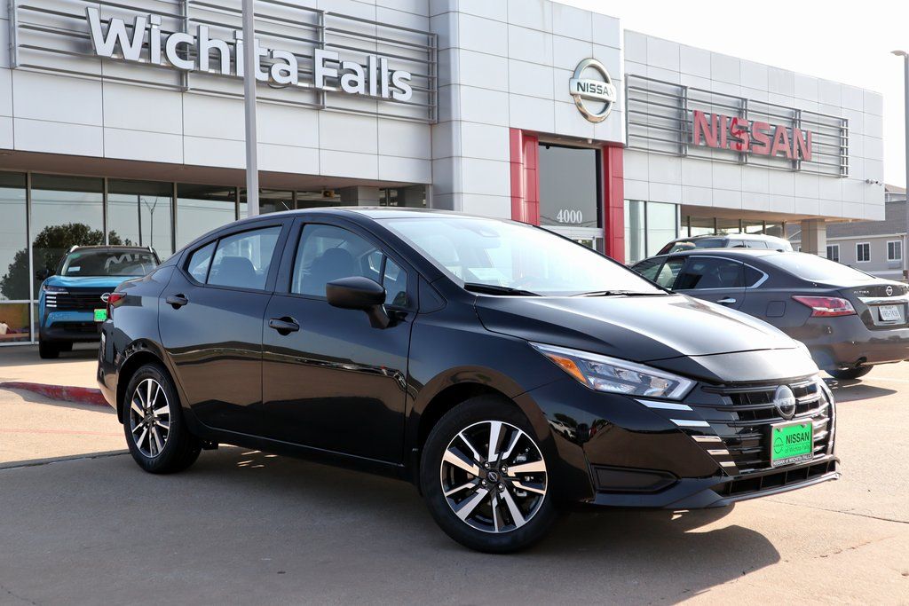 2025 Nissan Versa 1.6 S CVT's photo