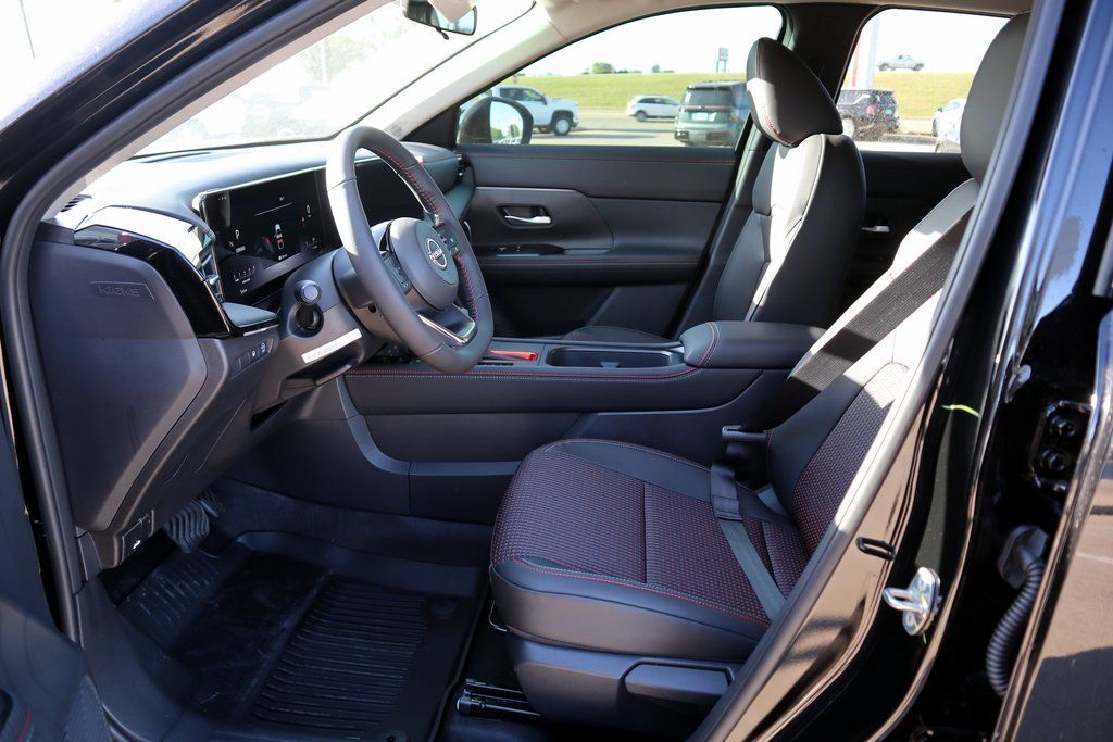 2025 Nissan Kicks SR - Photo 14