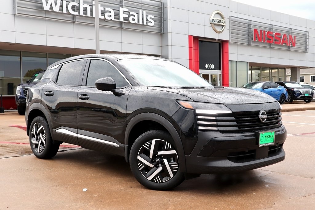 2025 Nissan Kicks SV's photo